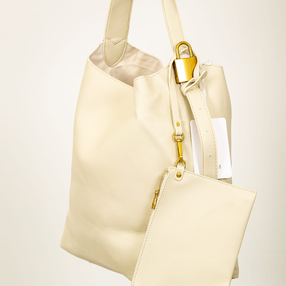 Torebka casualowa beżowa jasna do pracy i na co dzień.