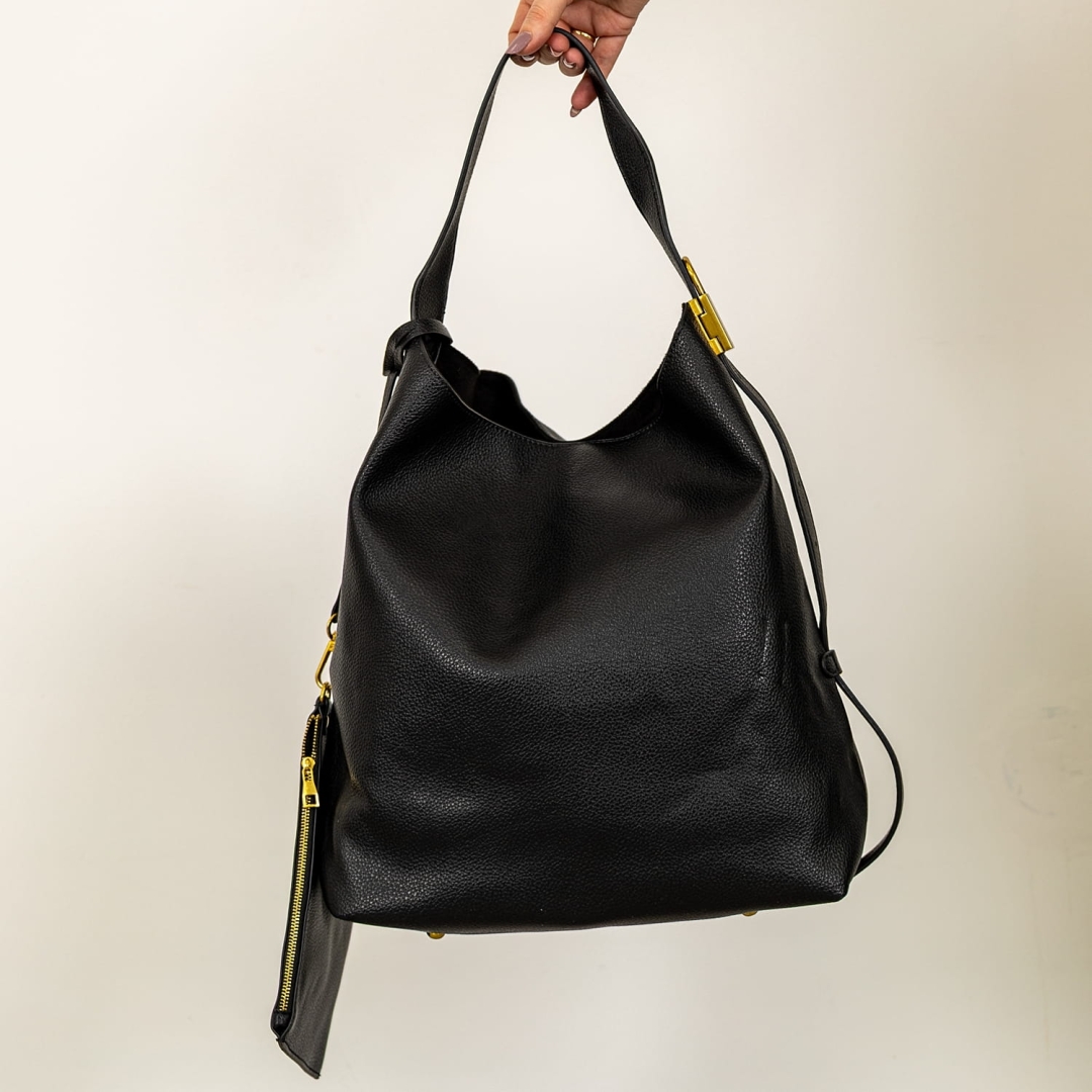 Włoska torebka shopperka czarna z miękkiej skóry ekologicznej.