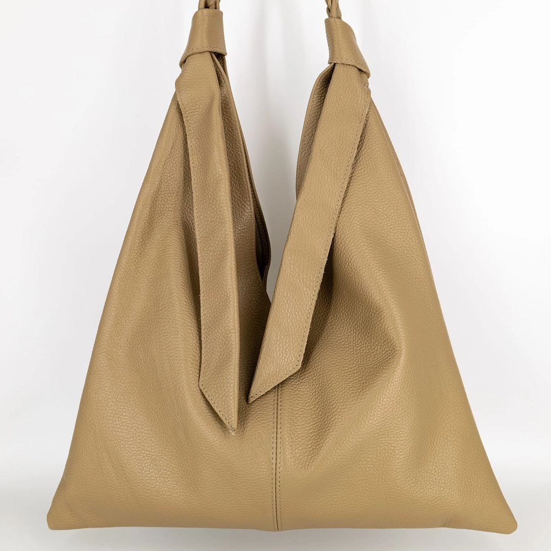 Skórzana torebka shopper beżowa ciemna w stylu boho premium.