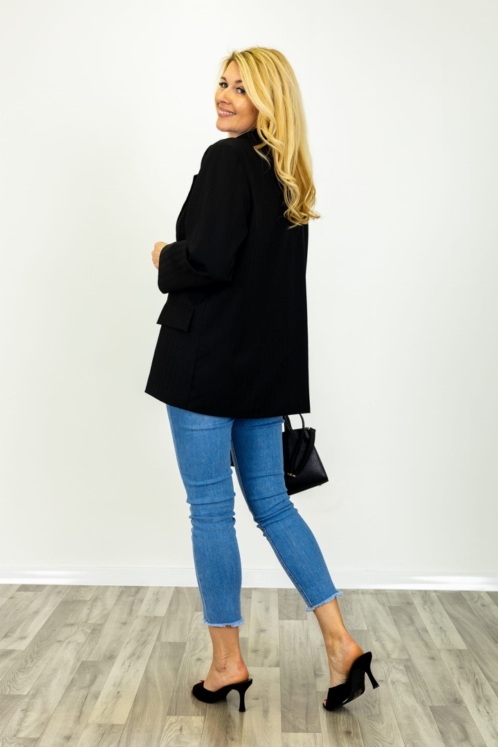 Trepalle marynarka czarna w klasycznym fasonie z podszewką marki Antaresa