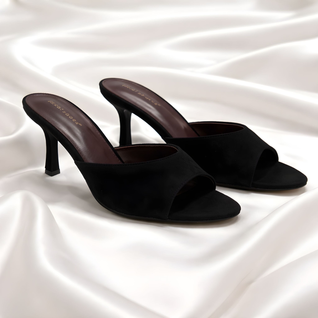 Klapki Roncadello czarne na szpilce z odkrytymi palcami Antaresa