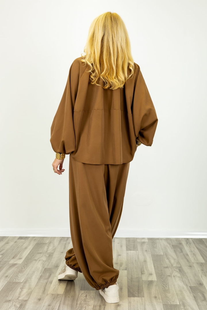 Kurtka damska Mosciano karmelowa bomberka z długim rękawem kimono