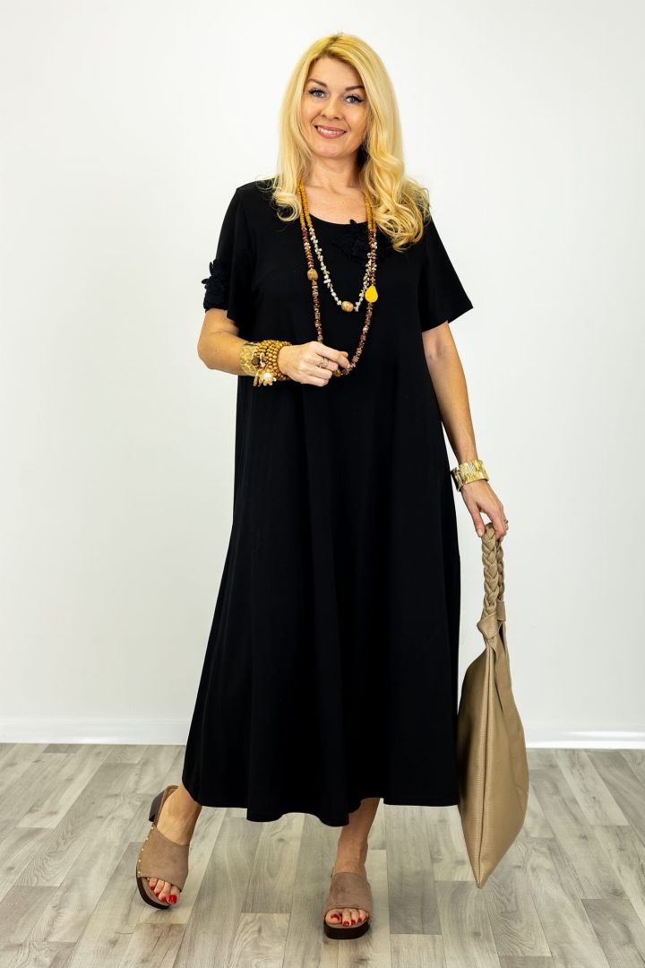 Sukienka Briosco o długości maxi wykonana z gładkiej, jednolitej tkaniny z okrągłym dekoltem kolor czarny