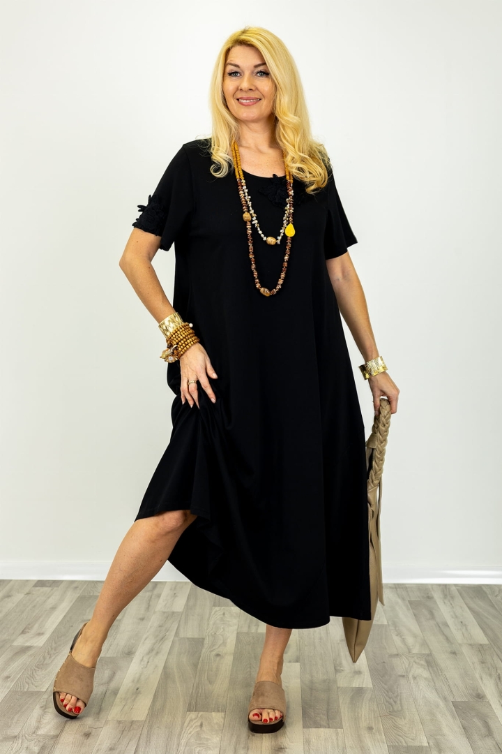 Jednokolorowa sukienka Briosco z krótkimi rękawami, z czego jeden rękaw zdobiony jest kwiatkami 3D kolor czarny