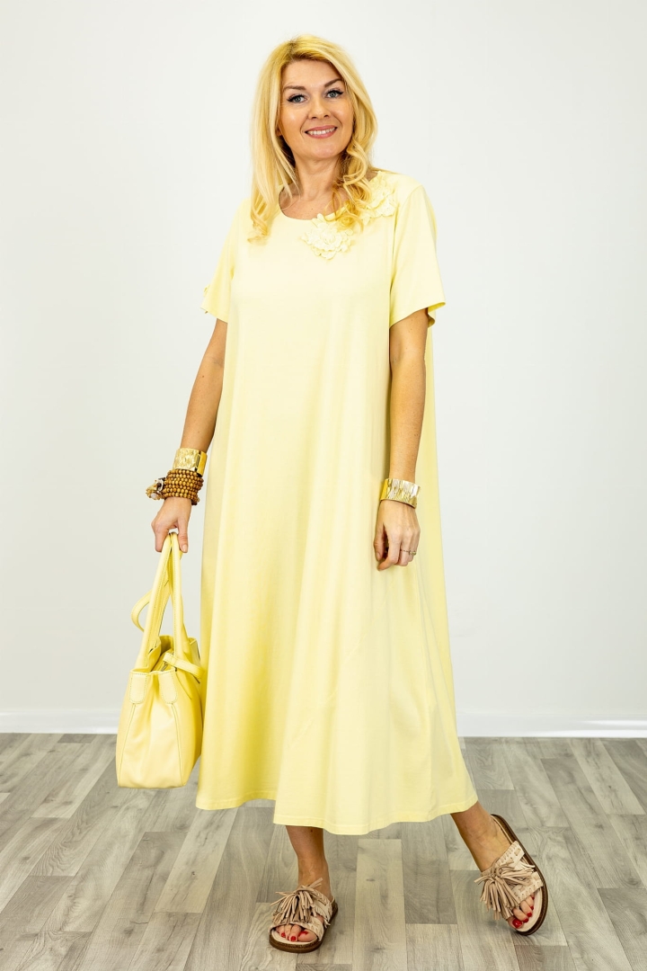Sukienka Briosco o długości maxi wykonana z gładkiej, jednolitej tkaniny z okrągłym dekoltem kolor pastelowy żółty