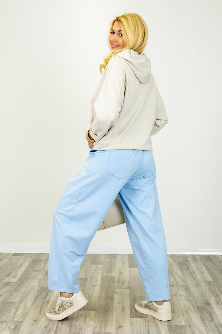 Spodnie dresowe balonowe z elastycznym pasem i regulacją na troczki z kieszeniami Biccari błękitne