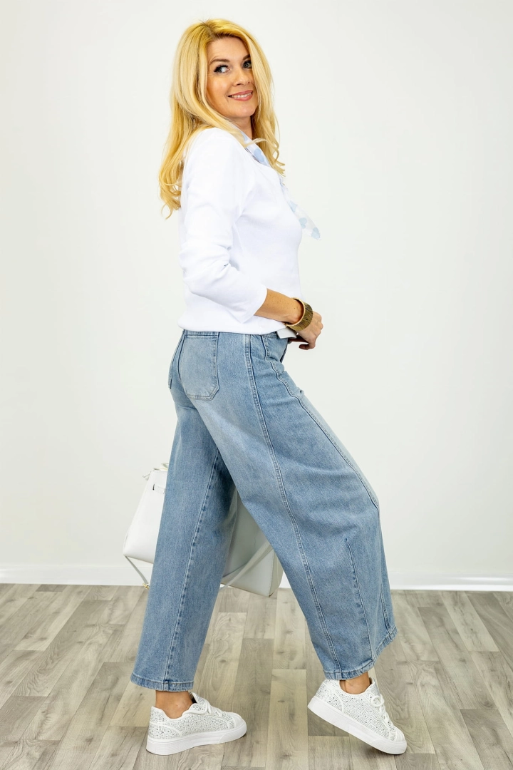 Spodnie jeansowe banana jeans Pratameno light denim blue balonowe z przeszyciami Antaresa.