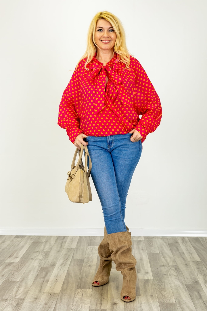 Asymetryczna bluzka damska Predosa fuksja z dłuższym tyłem