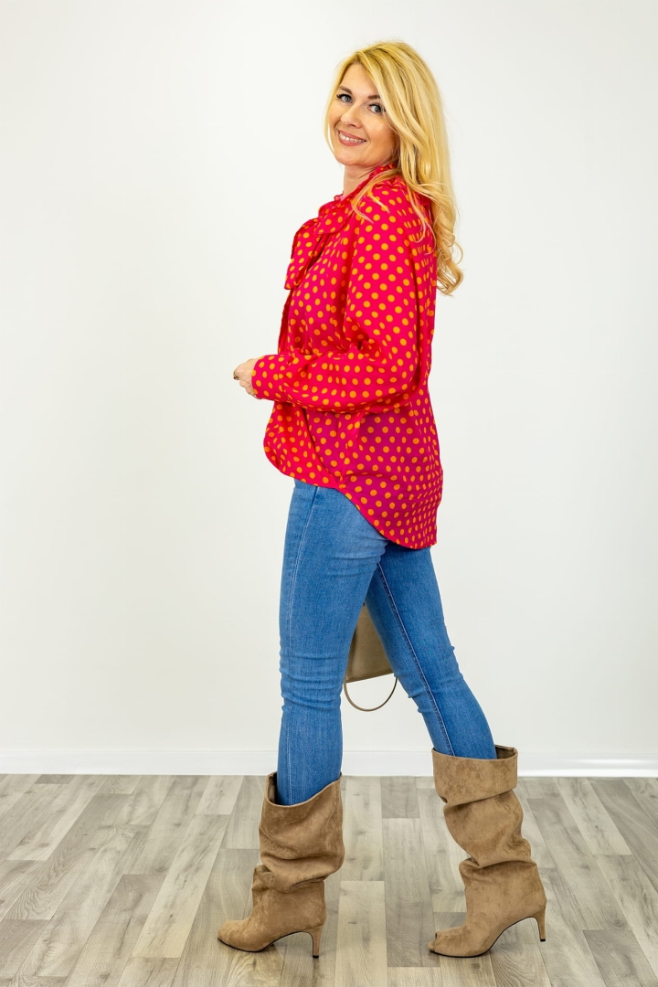 Bluzka Predosa fuksja z długim rękawem i wiązanym dekoltem V