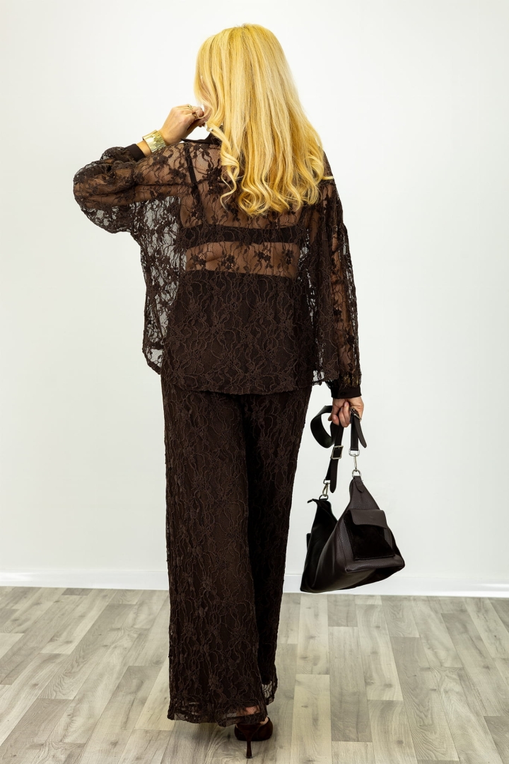 Brązowa bluzka Eraclea koronkowa oversize zapinana na guziki z długim rękawem