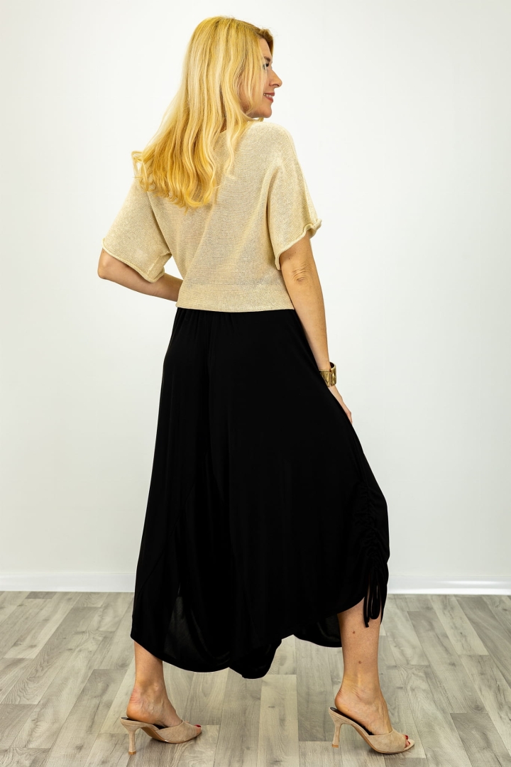 Czarne spodnie haremki z szerokimi nogawkami i boczną regulacją długości Castelnuovo