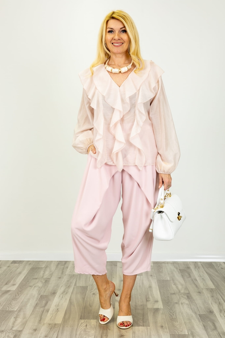 Bluzka damska pudrowy róż Borgoriccoa z falbanami i długimi rękawami