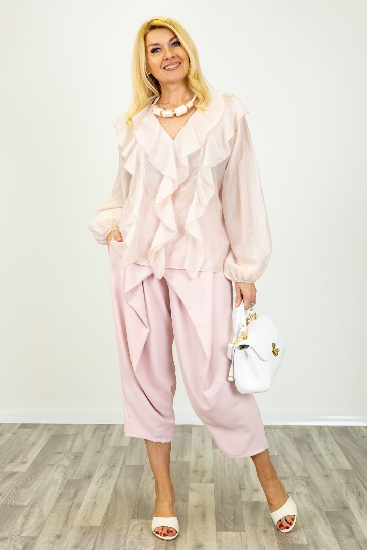 Elegancka bluzka damska pudrowy róż Borgoriccoa z falbanami i długim rękawem