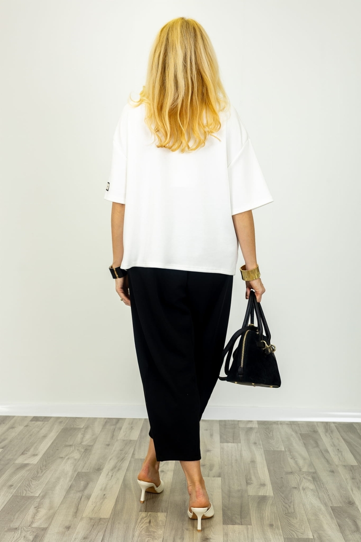 Bluzka Claviere biała luźny krój oversize krótki rękaw gładka dzianina masełko