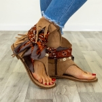 Japonki boho na suwak z apaszką z frędzlami muszelkami i ćwiekami Frassinelle mokka