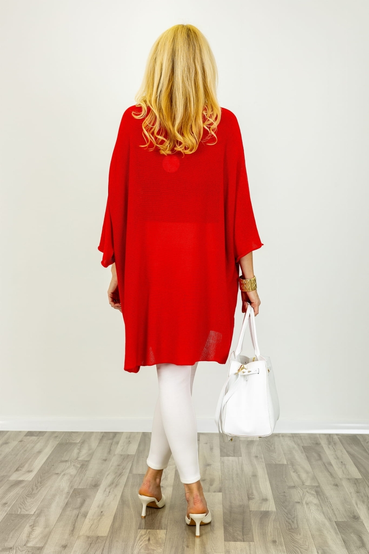 Czerwona tunika z cienkiej dzianiny Tornimparte mega oversize z konstrukcyjnymi przeszyciami na rękawach