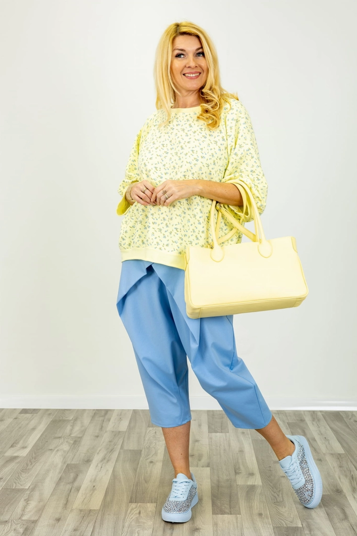 Pastelowa żółta bluzka Barisciano oversize z okrągłym dekoltem w kwiatowy print