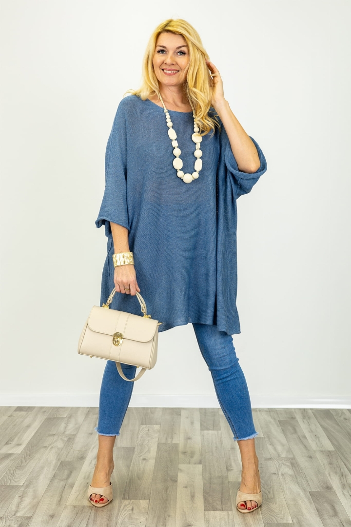 Tunika Tornimparte denim blue oversize z bocznymi przeszyciami na rękawach i cienkiej dzianiny