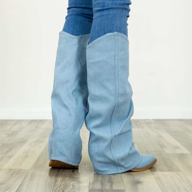 Kowbojki jeansowe Sancono light denim blue z marszczoną cholewką i niskim obcasem