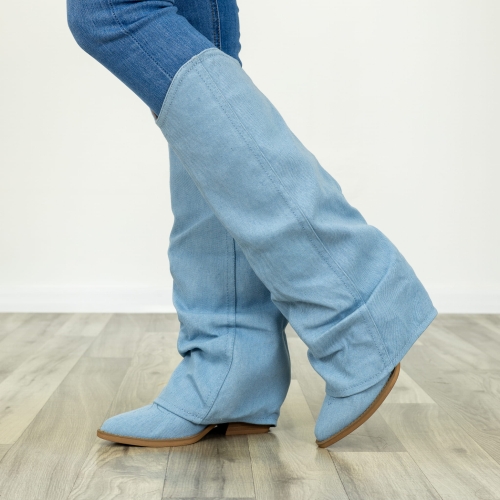 Light denim blue kowbojki Sancono jeansowe z wyszywanym wzorem i zwężanym noskiem