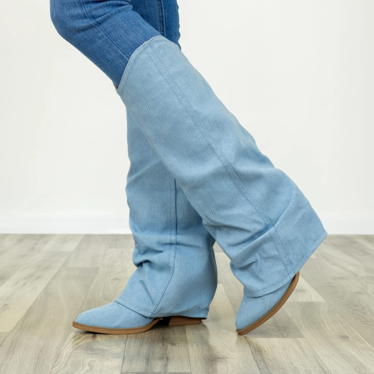 Light denim blue kowbojki Sancono jeansowe z wyszywanym wzorem i zwężanym noskiem
