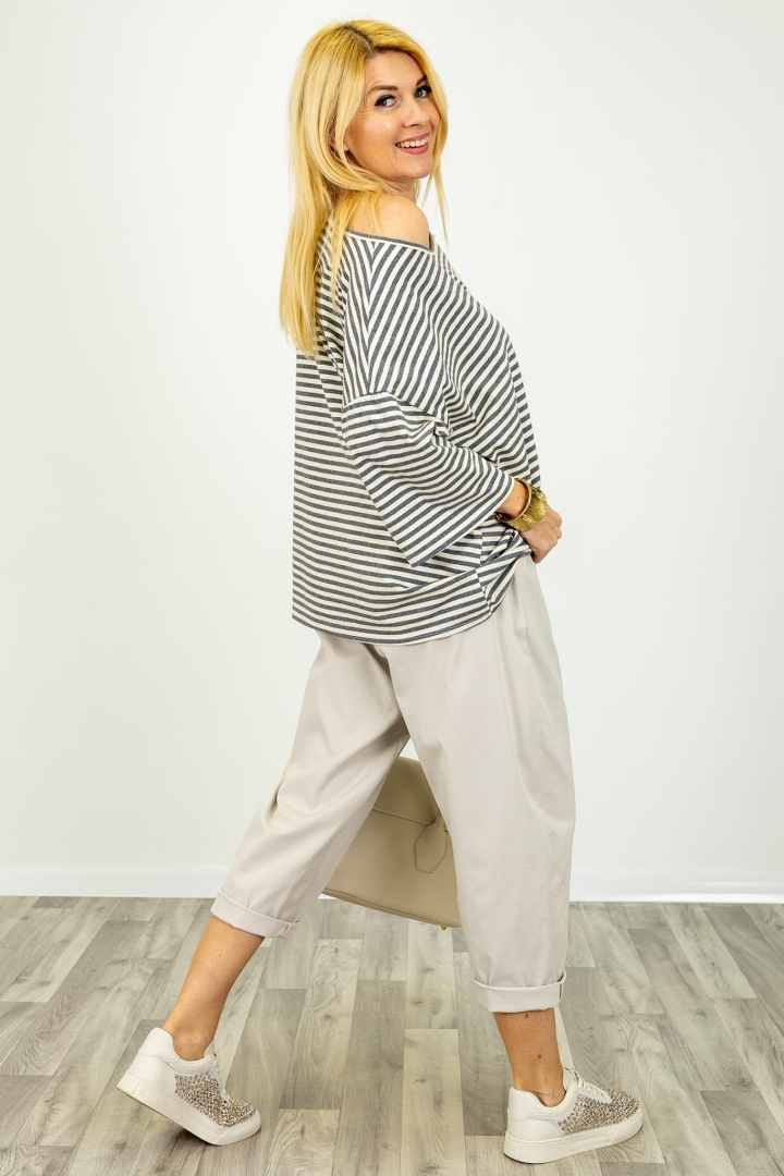 Beżowo grafitowa bluzka Argentario oversize w paski z okrągłym dekoltem i ukośnym przeszyciem