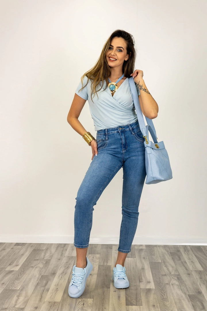 Jeansy rurki Bosa denim blue z ozdobnymi przeszyciami przy kieszeniach