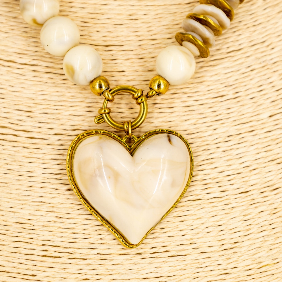 Naszyjnik Montegiordano beżowy z marmurkowym wzorem koralików i złotymi detalami