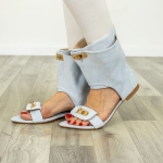 Sandały z imitacji zamszu z wysoką cholewką i ozdobnymi klamrami na suwak Papasidero gołębie