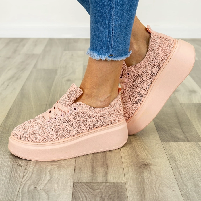 Sneakersy damskie na platformie pudrowy róż – Ażurowe i sznurowane