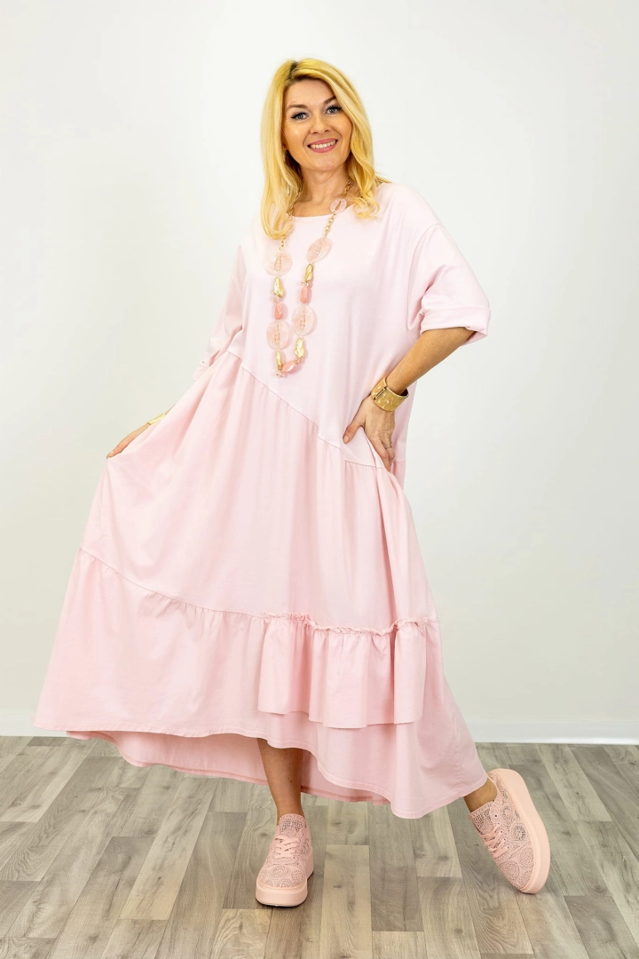 Maxi sukienka oversize Agerola pudrowy róż plus size z krótszym przodem