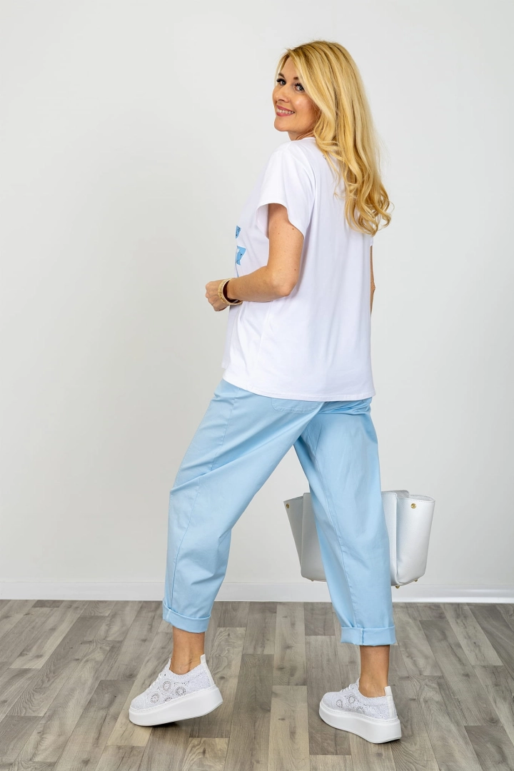 Biały t shirt damski Irsina z nadrukiem kwiatowym modna koszulka damska casual