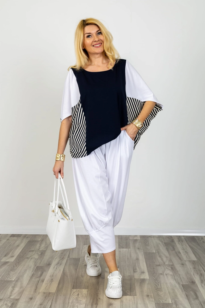 Bluzka marynarska w paski mega oversize z rękawem kimono i dekoltem łódka Torriglia granatowa
