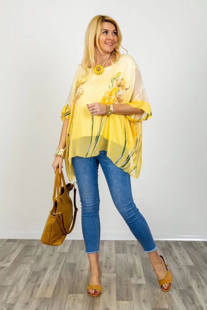 Bluzka jedwabna asymetryczna z rękawem kimono z okrągłym dekoltem w kwiatowy wzór Cicagna żółta