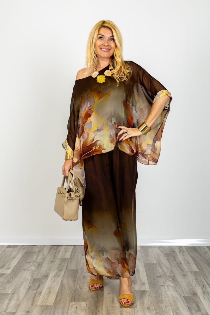 Bluzka mega oversize z rękawem kimono Grottammare okrągłym dekoltem print abstrakcyjne kwiaty mgiełka półtransparentna brązowa