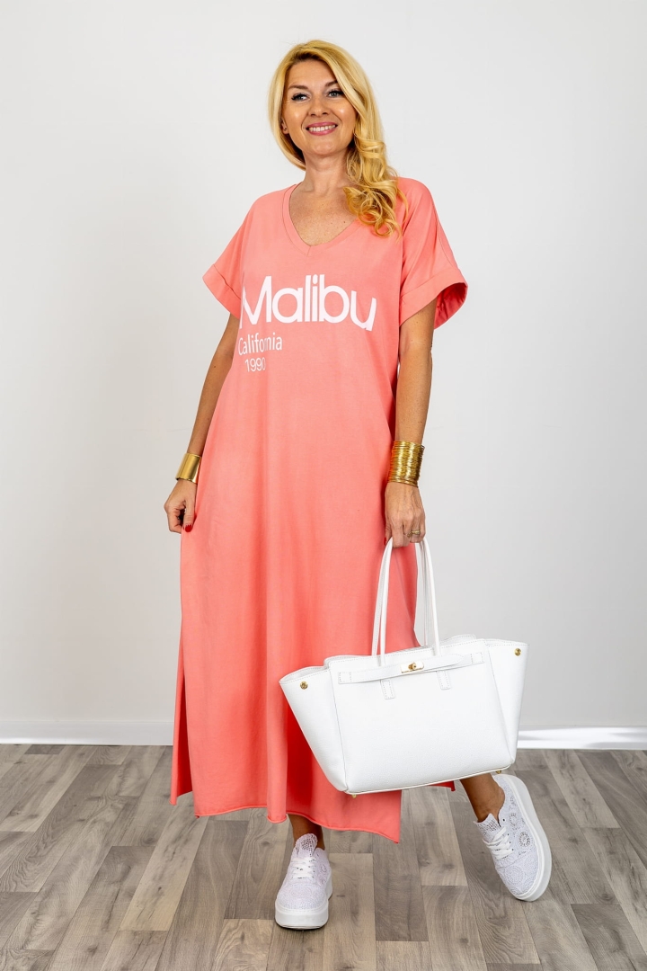 Koralowa sukienka oversize maxi t shirt kieszenie dekolt V krótki rękaw luźna długa Olivetolucano