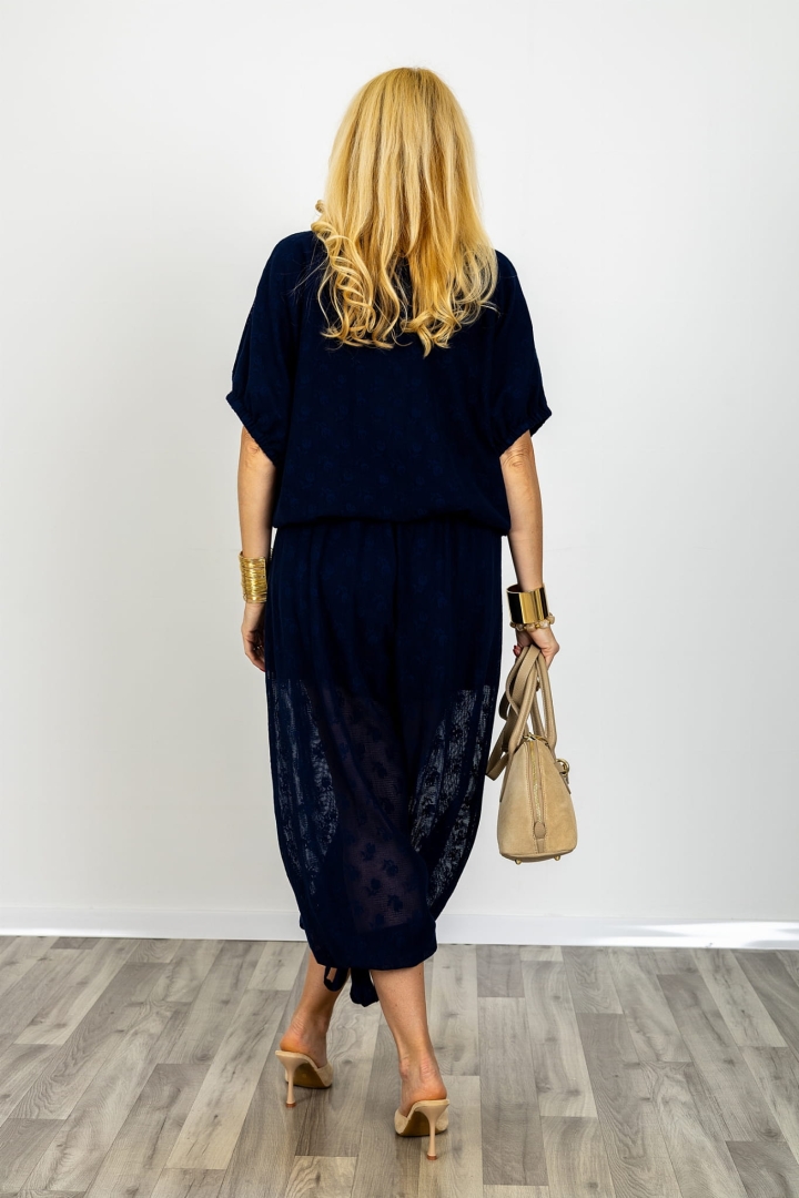 Granatowa bluzka Palmiano z krótkim rękawem okrągłym dekoltem w drobne kwiaty i ściągaczami