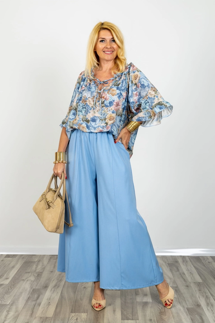 Spinetoli bluzka oversize casualowa niebieska z falbanką i wiązaniem przy dekolcie w kwiatowy print