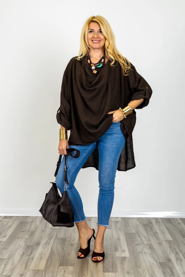 Brązowy komplet lniany Brandizzo plus size z topem na ramiączkach i tuniką oversize z dekoltem woda