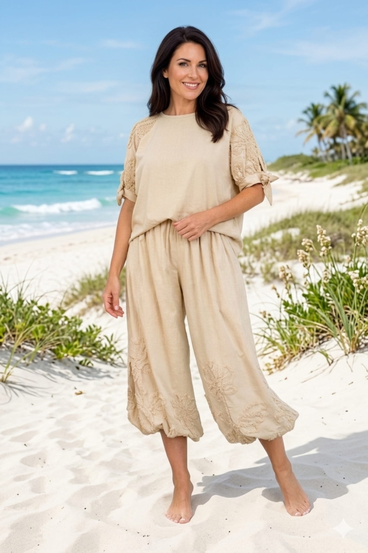  Spodnie alladynki z gumką w pasie naszywanymi kwiatami i wysokim stanem  Roccafluvione beżowe