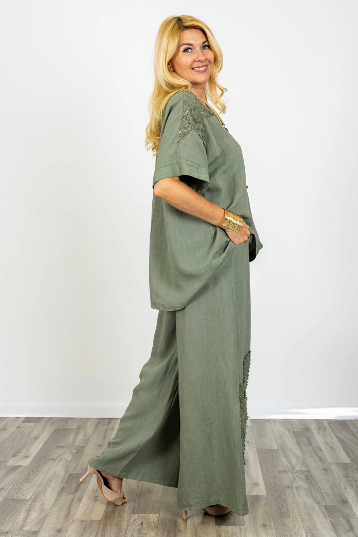 Bluzka Centola khaki lniana oversize z krótkim rękawem i zaokrąglonym tyłem luźna i wygodna