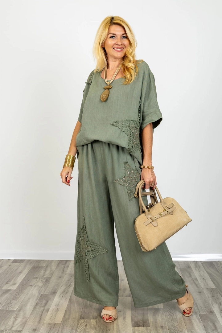 Lniane spodnie Dogliana khaki palazzo na gumce z cekinami i dekoracyjnymi wstawkami styl boho