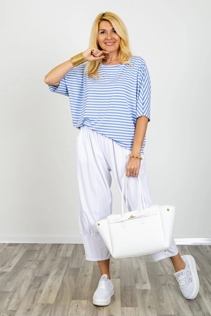 Bluzka damska oversize w paski z okrągłym dekoltem t-shirt z rękawem kimono Verona biała z błękitem
