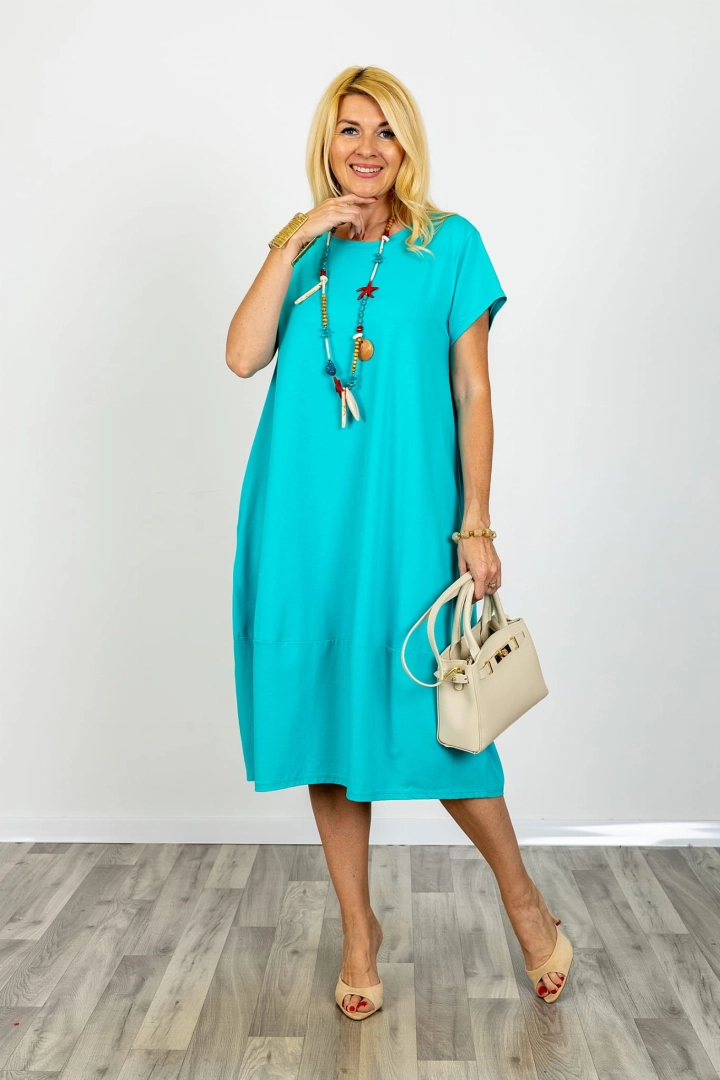 Sukienka oversize midi Valdaora lazurowa z krótkim rękawem okrągłym dekoltem i kieszeniami po bokach
