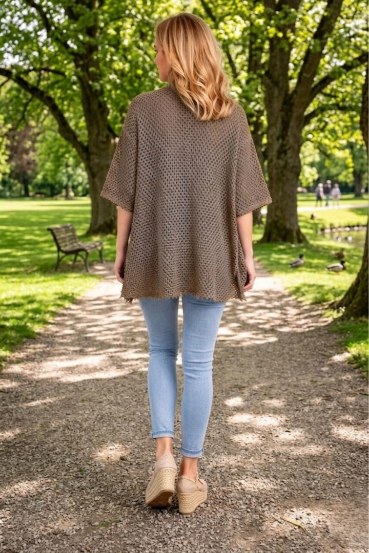 Narzutka ażurowa Lecara fango kardigan oversize rękaw kimono kieszenie asymetryczna stylowa