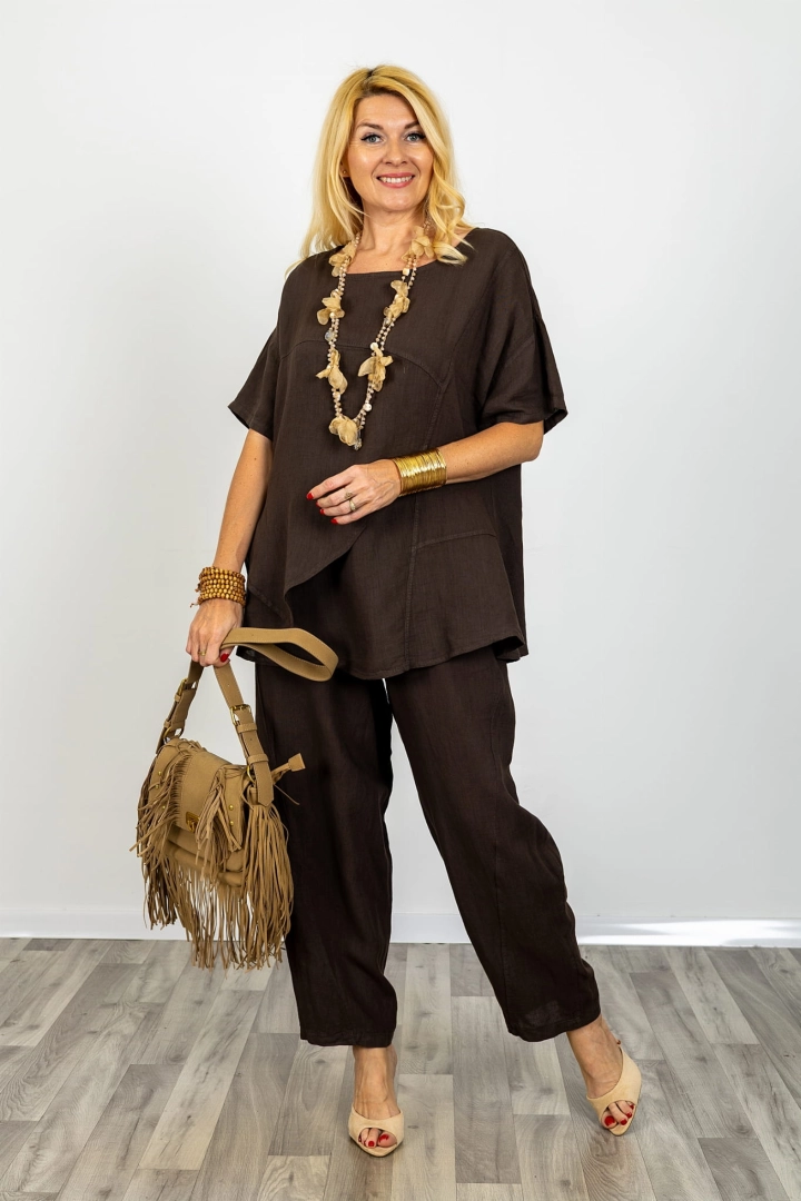 Bluzka lniana oversize Piandimeleto brązowa z krótkim rękawem okrągłym dekoltem przeszyciami i asymetryczną zakładką