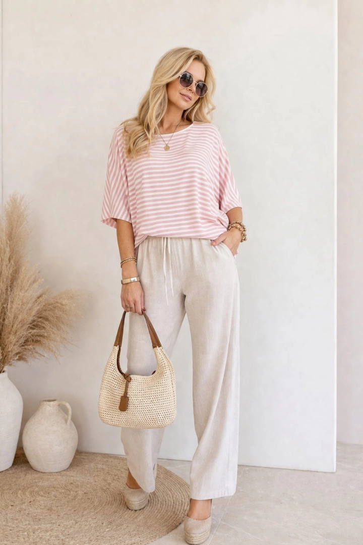 Bluzka Verona biała z pudrowym różowym damska oversize w paski z okrągłym dekoltem t-shirt rękaw kimono