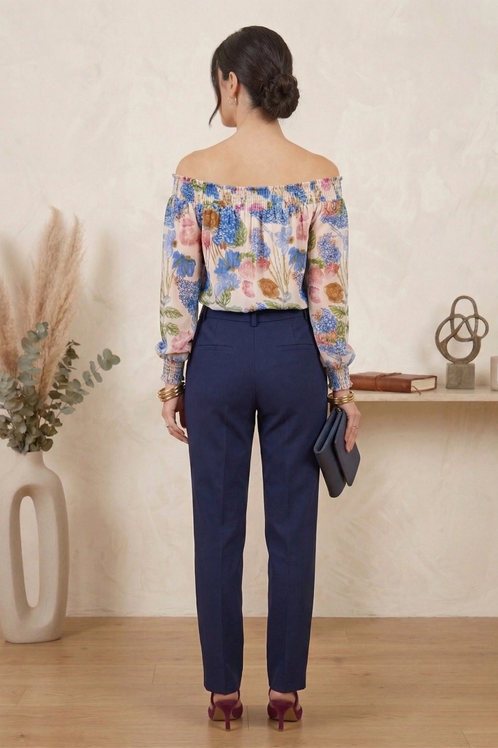 Bluzka Acciarella beżowo niebieska hiszpanka w kwiaty z długim rękawem styl boho