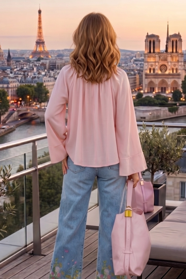 bluzka damska pudrowy róż Molella z dekoltem V i falbanami lekka wiosna lato