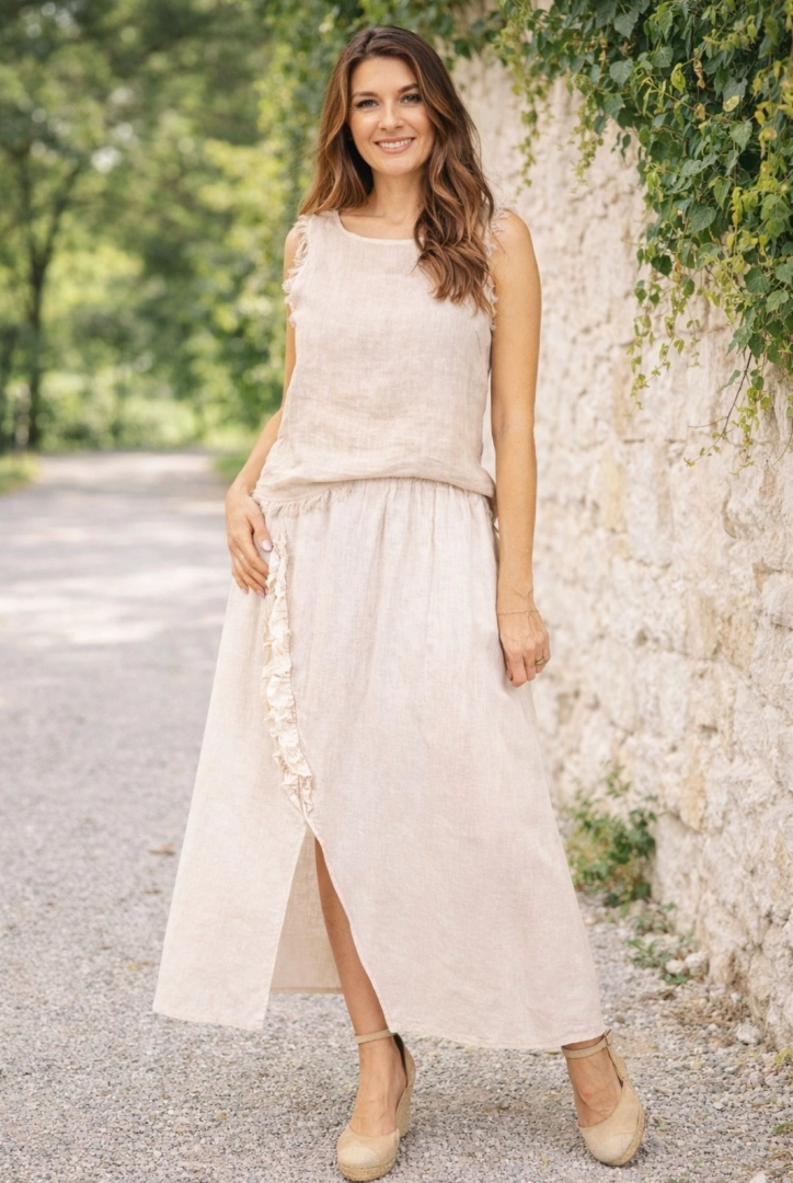  Spódnica maxi lniana na gumce z kieszeniami rozcięciem i asymetryczną falbanką Vescia beżowa